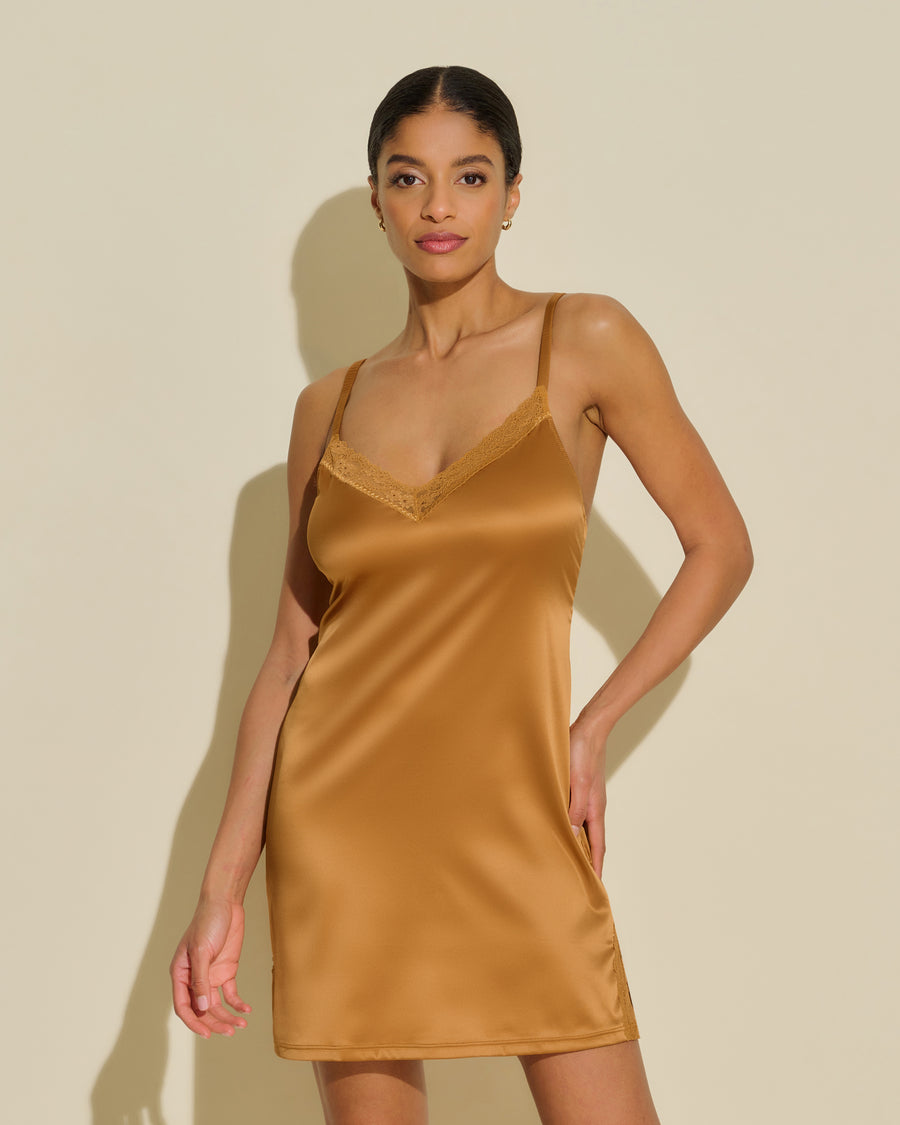 Leg Avenue Women's 2-Piece Rose Lace Flair Chemise, Plus Size